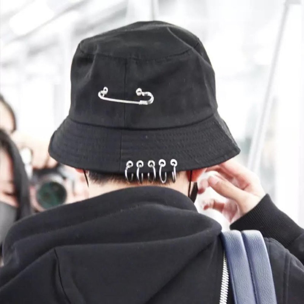 [New] K-pop Bangtan Boys BTS Fashion Metal Hoop Unisex Bucket Hat Black or White